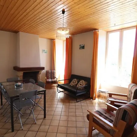 Apartment Au Coeur Du Parc Des Volcans Avec Activites Plein Air, Internet Et Jardin Amenage. - Fr-1-742-345