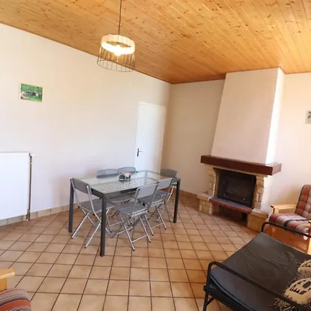 Au Coeur Du Parc Des Volcans Avec Activites Plein Air, Internet Et Jardin Amenage. - Fr-1-742-345 *